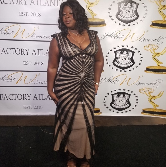 Nude and black sequins dress - Picture 1 of 1